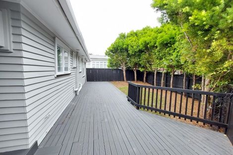 Photo of property in 4096 Great North Road, Glen Eden, Auckland, 0602