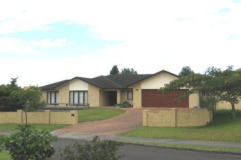 Photo of property in 17 Rosetti Rise, West Harbour, Auckland, 0618