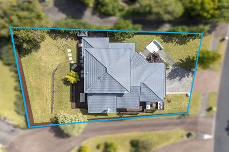 Photo of property in 24 Goldfinch Rise, Unsworth Heights, Auckland, 0632