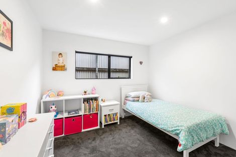 Photo of property in 6 Piper Way, Glen Avon, New Plymouth, 4312