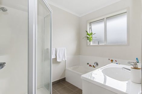 Photo of property in 5 Hamon Place, Pukehangi, Rotorua, 3015