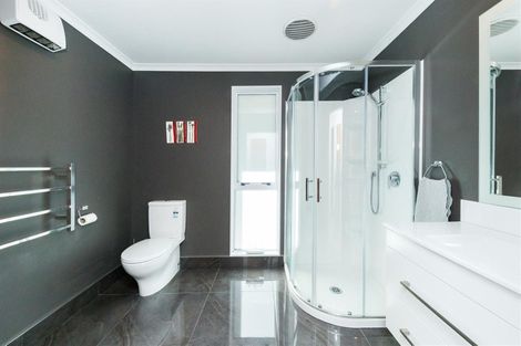 Photo of property in 6 Just Place, West End, Palmerston North, 4410