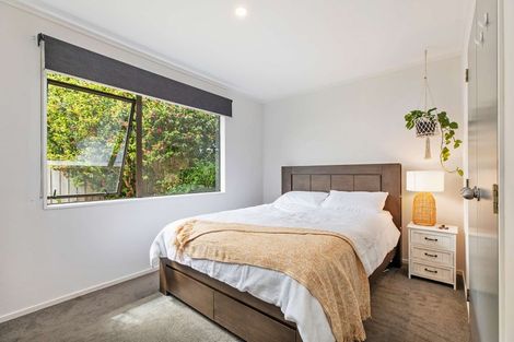 Photo of property in 2/10 Jarrah Place, Massey, Auckland, 0614