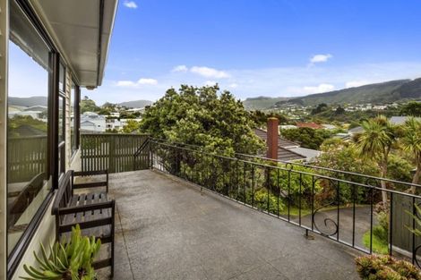 Photo of property in 24 Ranui Terrace, Tawa, Wellington, 5028