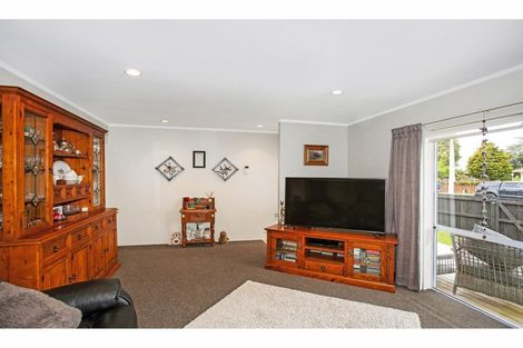 Photo of property in 3 Alpha Street, Papakura, 2110
