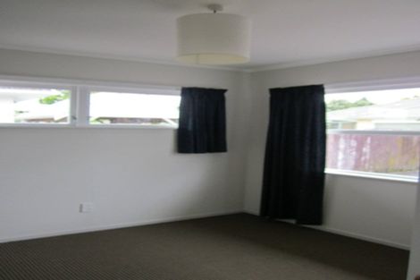 Photo of property in 40 Farquhar Road, Glendene, Auckland, 0602