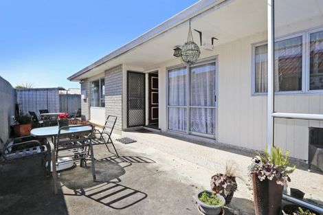 Photo of property in 1/810 Avenue Road East, Parkvale, Hastings, 4122