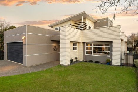 Photo of property in 49 Clare Street, Cambridge, 3434