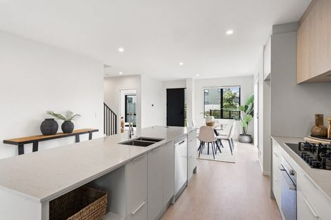 Photo of property in 32 Viridian Avenue, Rosehill, Papakura, 2113