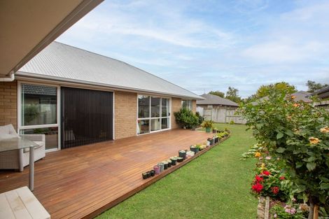 Photo of property in 17 Teatree Close, Huntington, Hamilton, 3210