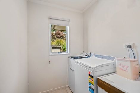 Photo of property in 1 Catherin Servant Close, Maunu, Whangarei, 0110