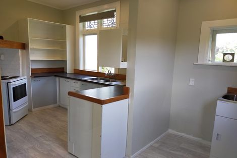 Photo of property in 142 Russell Terrace, Berhampore, Wellington, 6023