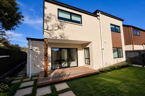 Photo of property in 11e Rene Place, Sunnyhills, Auckland, 2010