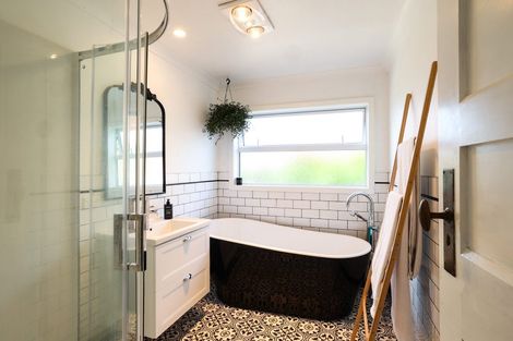 Photo of property in 4 Dartmoor Avenue, Westown, New Plymouth, 4310