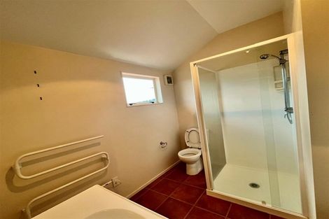 Photo of property in 106a Golf Road, New Lynn, Auckland, 0600