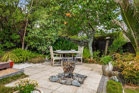 Photo of property in 10 Anchorite Way, Red Beach, 0932