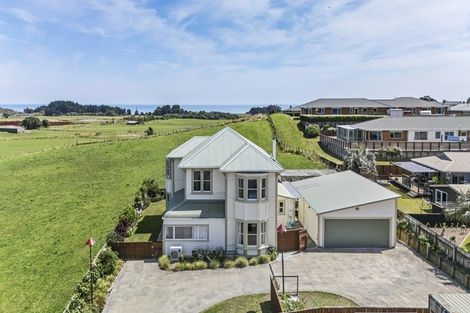 Photo of property in 30a Pohutukawa Place, Bell Block, New Plymouth, 4312