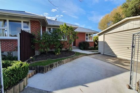 Photo of property in 1/44 Pinehurst Crescent, Russley, Christchurch, 8042