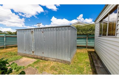 Photo of property in 11 Archlynn Road, Kelston, Auckland, 0602