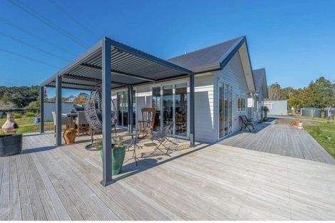 Photo of property in 32 Brookvale Lane, Taupaki, Henderson, 0782