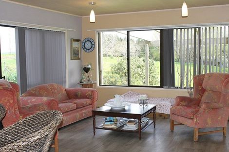 Photo of property in 316 Mountain Road, Maungaturoto, 0587