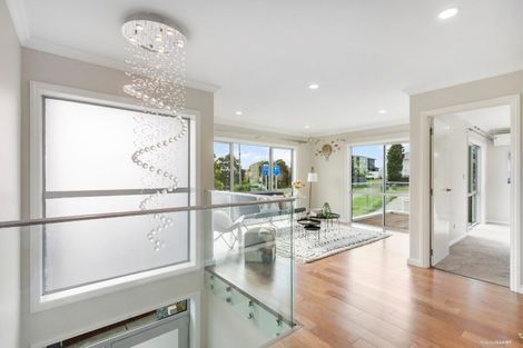 Photo of property in 436 East Coast Road, Windsor Park, Auckland, 0630