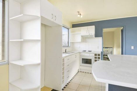 Photo of property in 18 Keats Place, Blockhouse Bay, Auckland, 0600