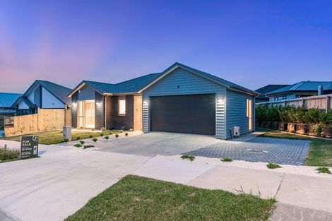 Photo of property in 41 Lumbarda Drive, Kumeu, 0810