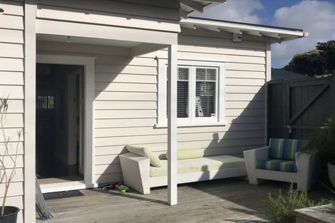 Photo of property in 5 Hutchinson Avenue, New Lynn, Auckland, 0600