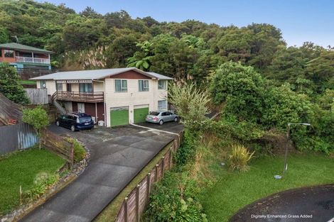 Photo of property in 28 Tiroiti Grove, Stokes Valley, Lower Hutt, 5019