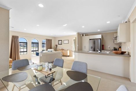 Photo of property in 8 Cleveland Heights, Kelvin Grove, Palmerston North, 4414