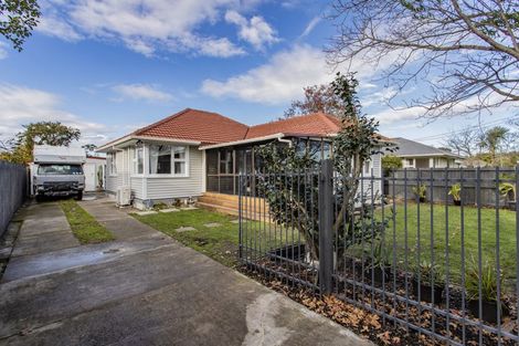 Photo of property in 8 Tenby Place, Avondale, Christchurch, 8061
