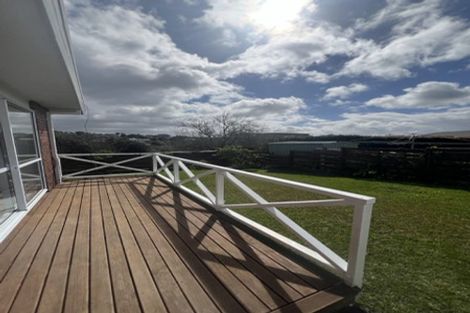 Photo of property in 2/71 Browns Bay Road, Browns Bay, Auckland, 0630