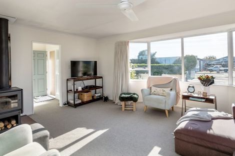 Photo of property in 32a Broadway Street, Martinborough, 5711