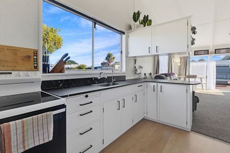 Photo of property in 2/127 Parkers Road, Tahunanui, Nelson, 7011