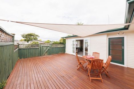 Photo of property in 10 Chester Crescent, West End, Palmerston North, 4410