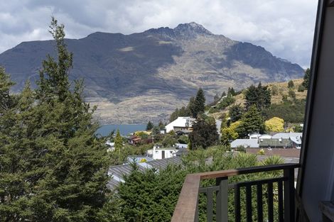 Photo of property in 40 Avalon Crescent, Fernhill, Queenstown, 9300
