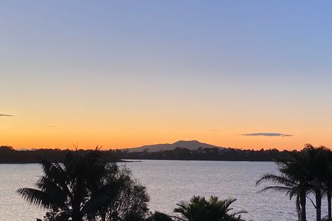 Photo of property in 84 Shakespeare Road, Milford, Auckland, 0620