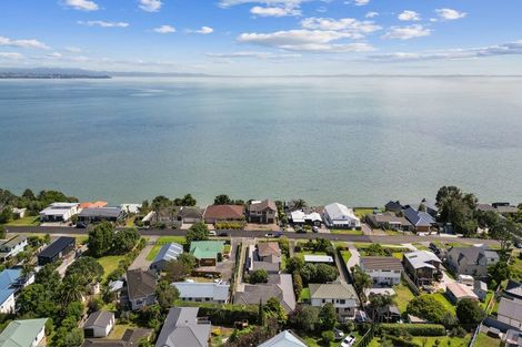 Photo of property in 25 Crispe Road, Clarks Beach, 2122