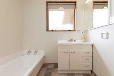 Photo of property in 37 Karina Crescent, Redwoodtown, Blenheim, 7201