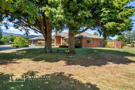 Photo of property in 15 Malcolm Gillies Grove, Totara Park, Upper Hutt, 5018