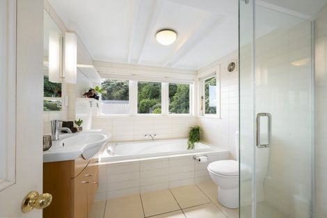 Photo of property in 69 Muritai Road, Eastbourne, Lower Hutt, 5013