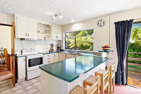 Photo of property in 44 Hiwihau Place, Glenfield, Auckland, 0629