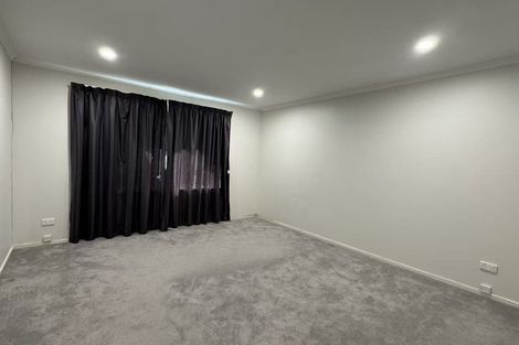 Photo of property in 14 Mountain Beech Rise, Albany, Auckland, 0632