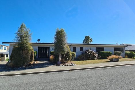 Photo of property in 25 Hamilton Drive, Lake Tekapo, 7999