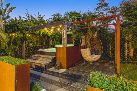 Photo of property in 10 Cooke Farm Grove, Waiwhakaiho, New Plymouth, 4312