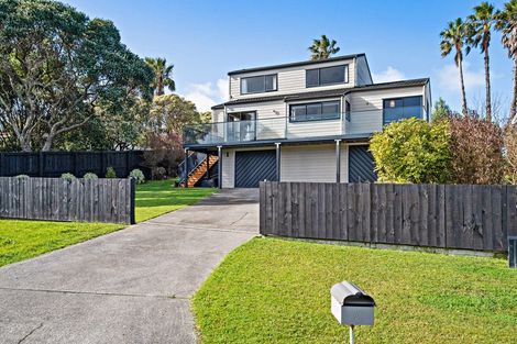Photo of property in 76 Torkar Road, Clarks Beach, 2122