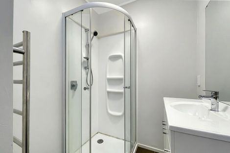 Photo of property in 3/8 Park Hill Road, Birkenhead, Auckland, 0626