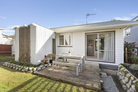 Photo of property in 6 Kaitawa Crescent, Paraparaumu, 5032