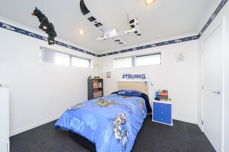 Photo of property in 14 Pegasus Place, Kelvin Grove, Palmerston North, 4414